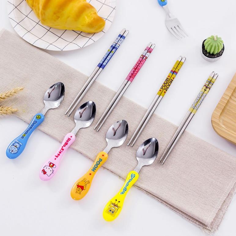 Set 3 món đũa muỗng nĩa bằng thép không gỉ hình hoạt hình dễ thương cho bé - kèm hộp đựng