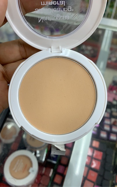 Bộ mátkup chuyên nghiệp Neutrogena kem nền .phấn nền , phấn phủ đồng giá 208k 1san phẩm | BigBuy360 - bigbuy360.vn