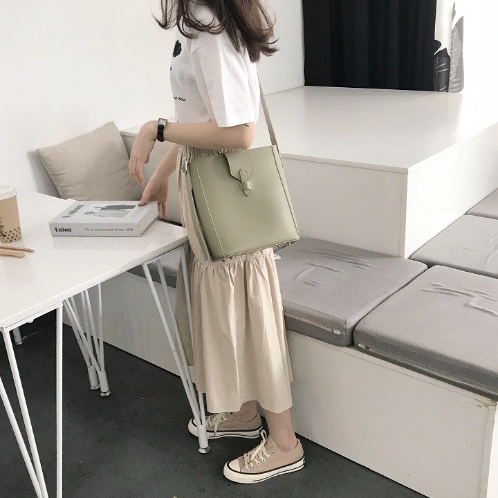 [sẵn] Túi đeo vai tote da khuy gài vừa vở đi học - P026 | BigBuy360 - bigbuy360.vn