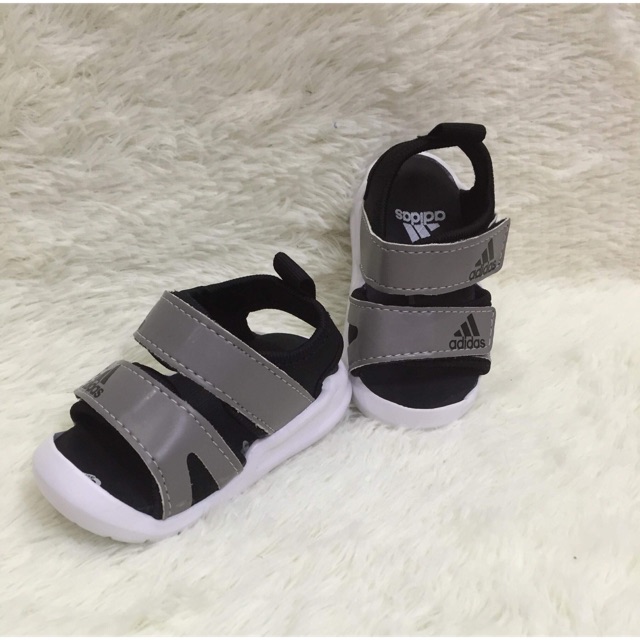 Sandal addidas trứng