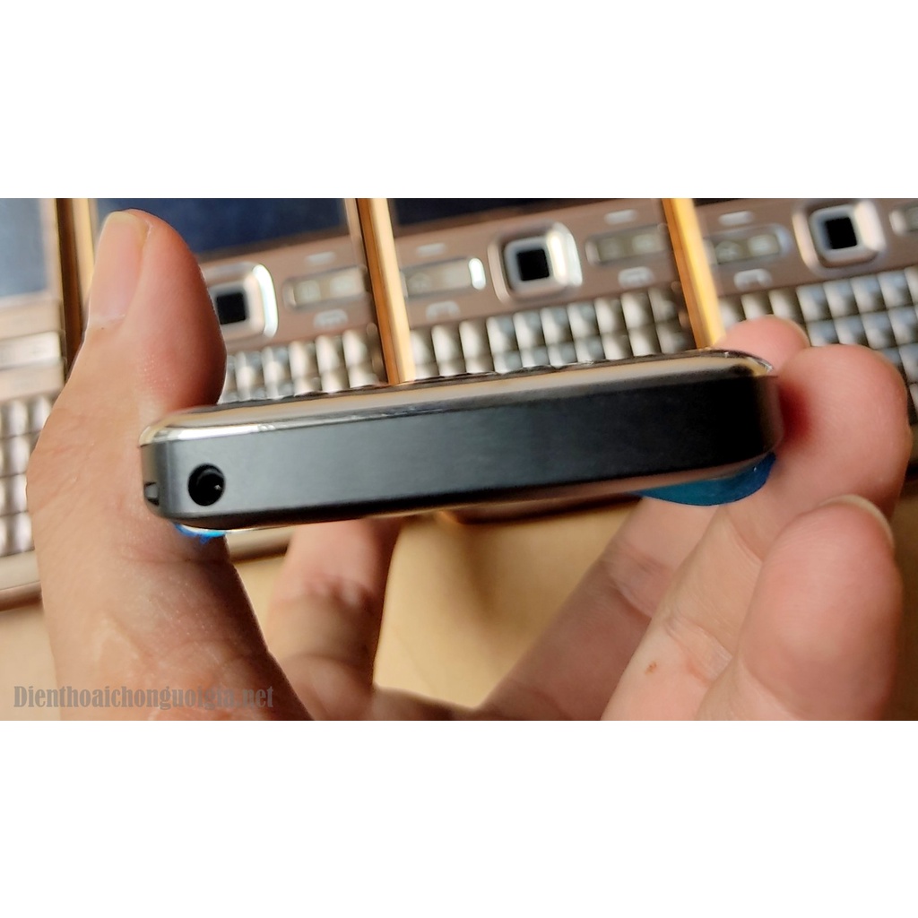 Điện thoại Nokia E72 Chính hãng - Bàn phím QWERTY tiện lợi