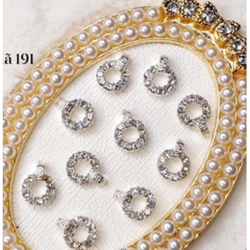 charm trang trí nail