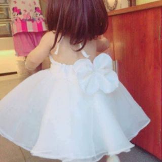 Đầm công chúa xòe trắng