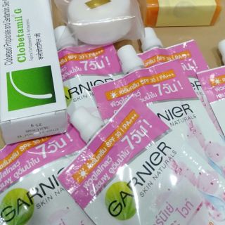 Gói kem hồng Garnier dưỡng da chống nắng Thái