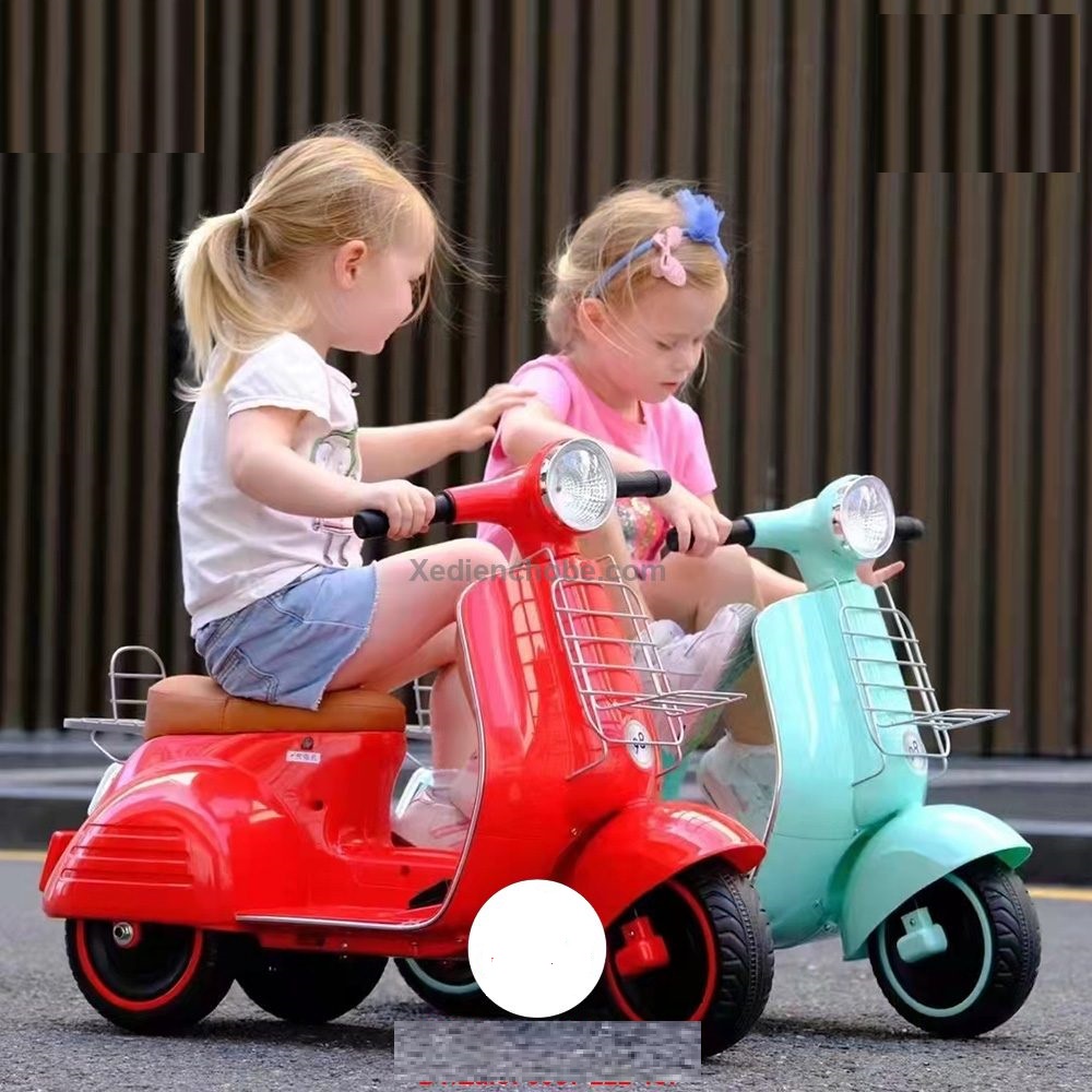 Xe máy Vespa cho bé, xe máy điện cho bé đủ màu ( tặng sạc )