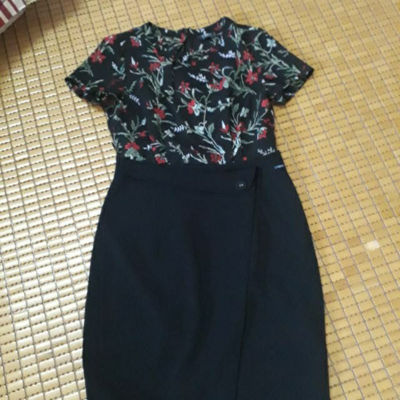 Đầm liền hiệu Nem size 2
