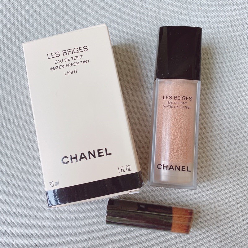 Kem nền tươi Chanel Les beiges Eau De Teint Tông 10 Light