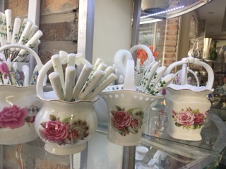 Giỏ đựng thìa, dĩa sứ