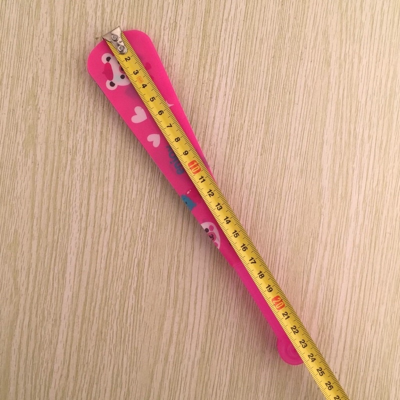 1 chiếc quạt xoè nhựa loại to hình hoa nhã nhặn (dài 24cm)