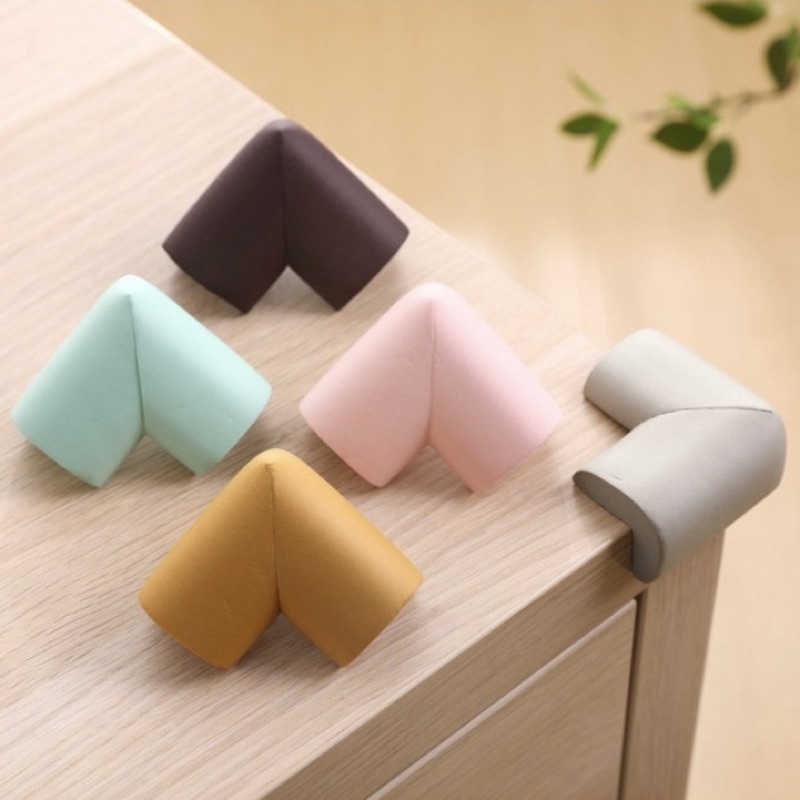 Bộ 4 Miếng Xốp Bọc Góc Cạnh Bàn An Toàn Cho Bé