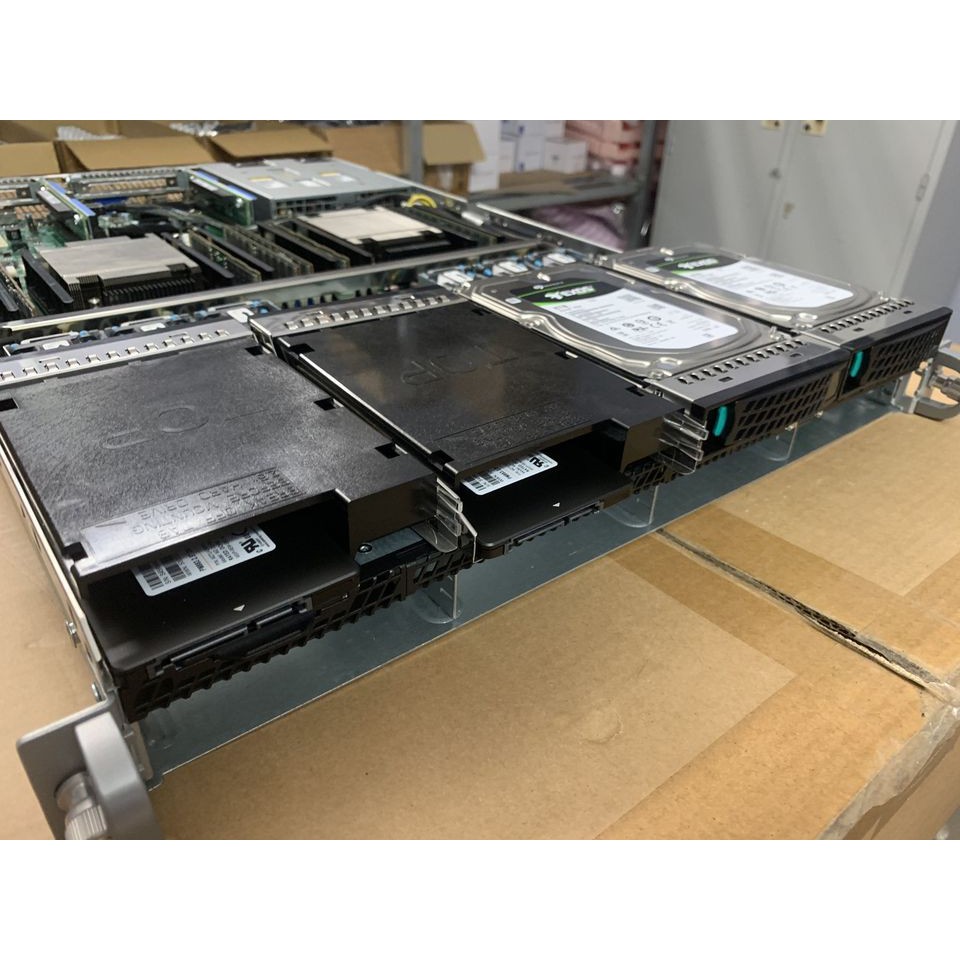 Máy chủ Intel R1304WT2GS 4x3.5'' System Rack 1U (2 heatsink, full tray, 2 nguồn, rail kit) | BigBuy360 - bigbuy360.vn
