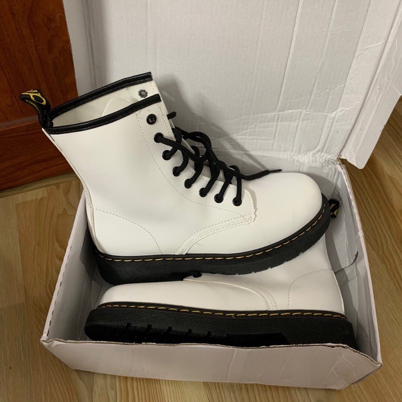 sẵn/ BOOT Trắng da siêu đỉnh. ĐẶT GIAO LUÔN / boot dr ♥︎ giày trắng dr 😘 DA CHUẨN XỊN LOẠI 1 không bong tróc | BigBuy360 - bigbuy360.vn