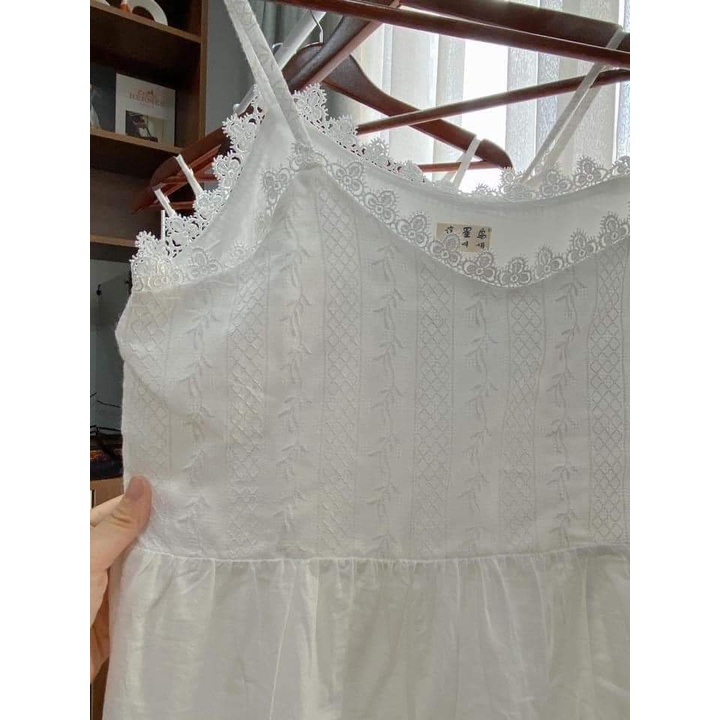 Đầm trắng 2 dây dáng xòe siêu xinh