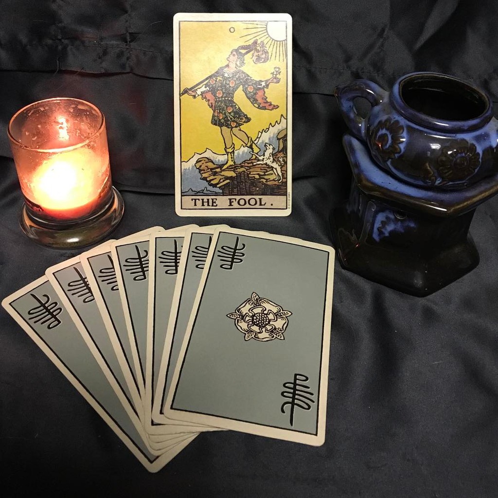 Bài Smith Waite Centennial Tarot Deck in a Tin (Guu Tarot Shop)