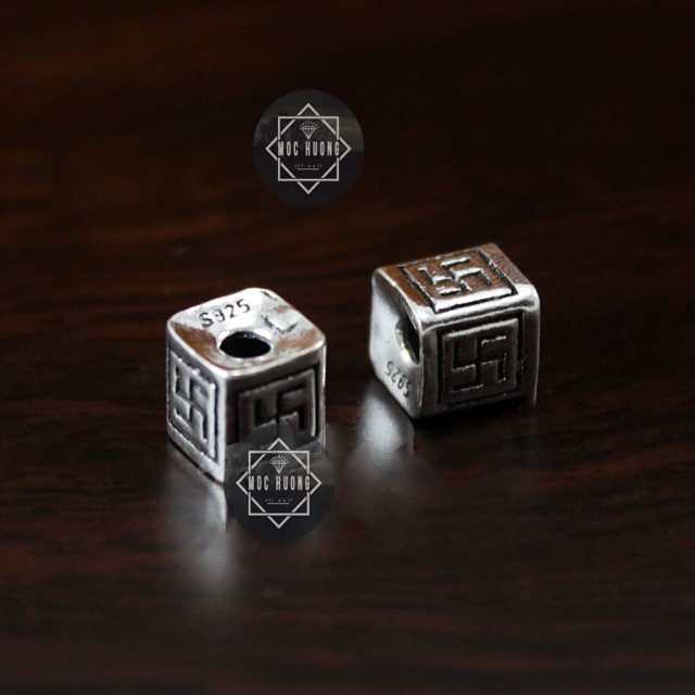 Charm bạc vuông chữ vạn - MH220