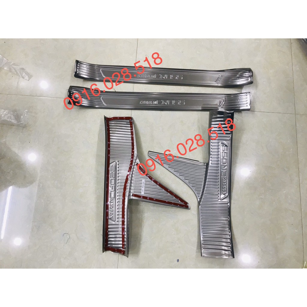 Ốp chống xước bậc cửa Toyota Corolla Cross 2020-2021 INOX, bên Trong
