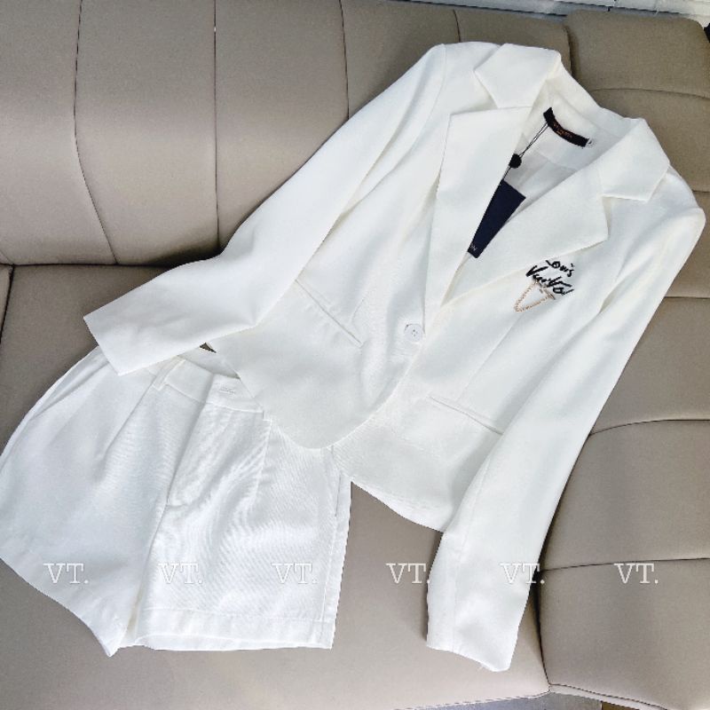 Set bộ  LV năm 2022.