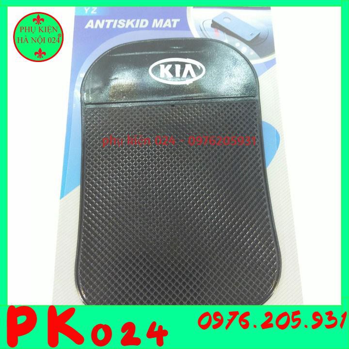 Thảm Chống Trơn Trượt Cho Xe Ô Tô 14x9cm