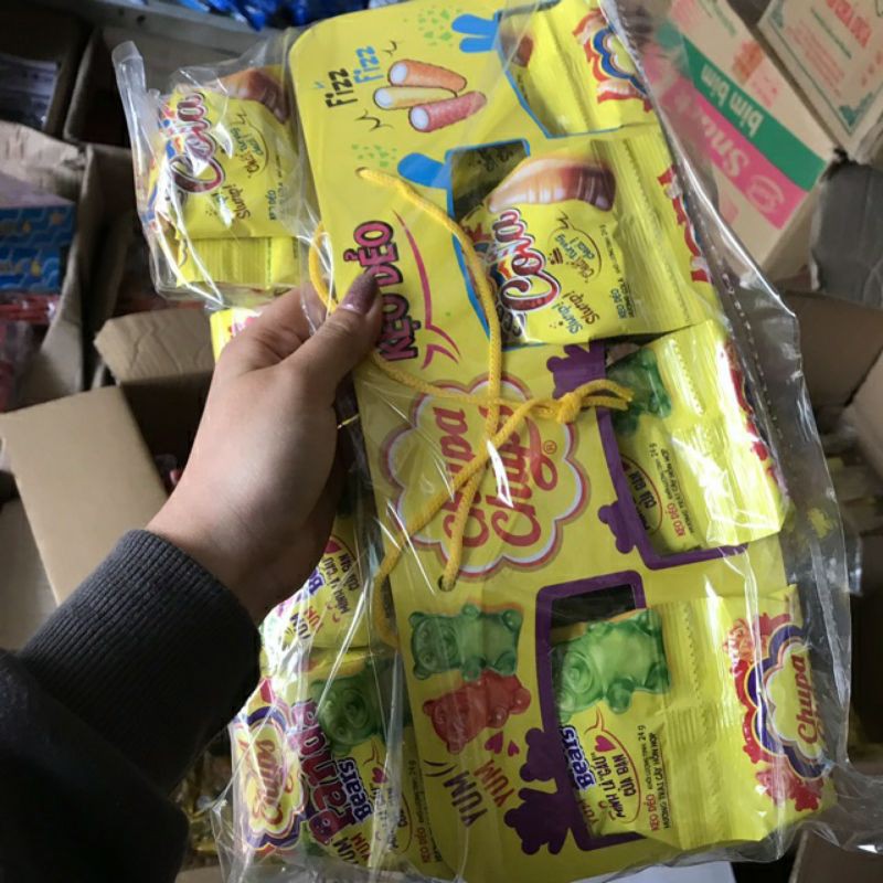 Bịch 32 gói kẹo dẻo chupa chups hình gấu kèm dây treo