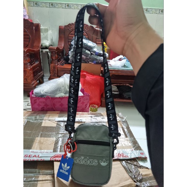 Túi đeo chéo mini Adidas - HÀNG AUTH MUA TẠi MỸ