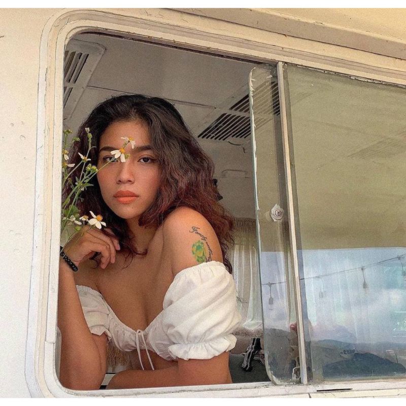 Áo CropTop Tay Phồng Cột Dây