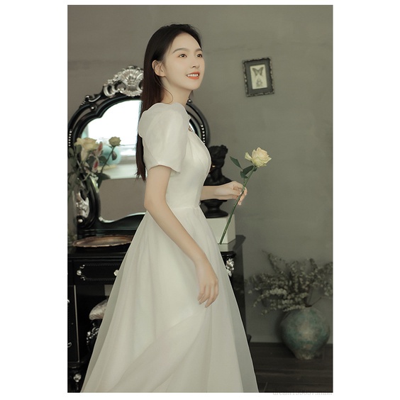 Đầm cô dâu màu trắng thiết kế đơn giản phong cách Pháp thời trang sang trọng