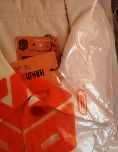 Áo jacket Hồng swe new 100% size L mua về mặc k vừa nên pass ảnh thật ạ ( giá steal đã giảm 80k)