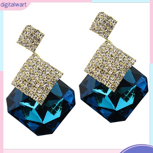 Bông tai dạng vuông đính đá độc đáo