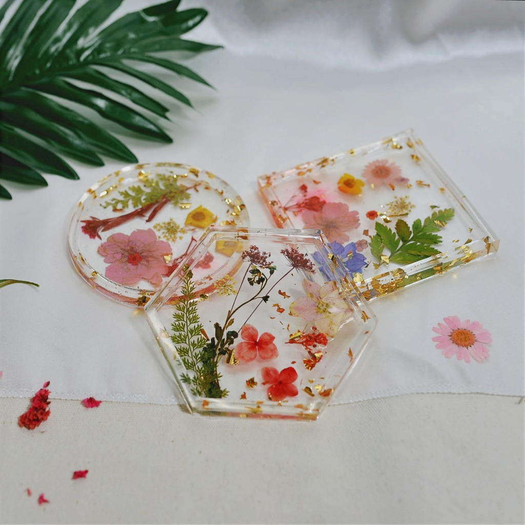 Đế ly resin hoa khô handmade