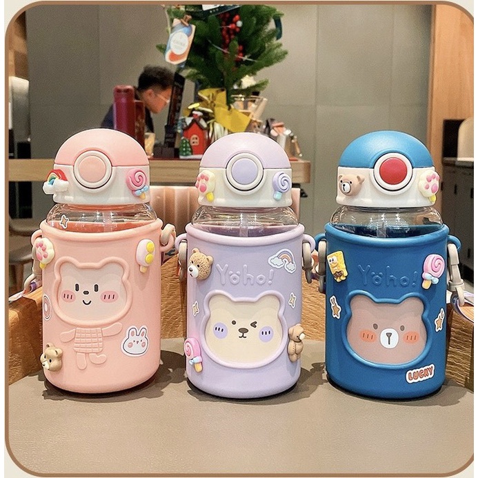 Bình Nước Đi Học Siêu Dễ Thương Cho Bé – Tặng Kèm Dây Đeo Và Sticker