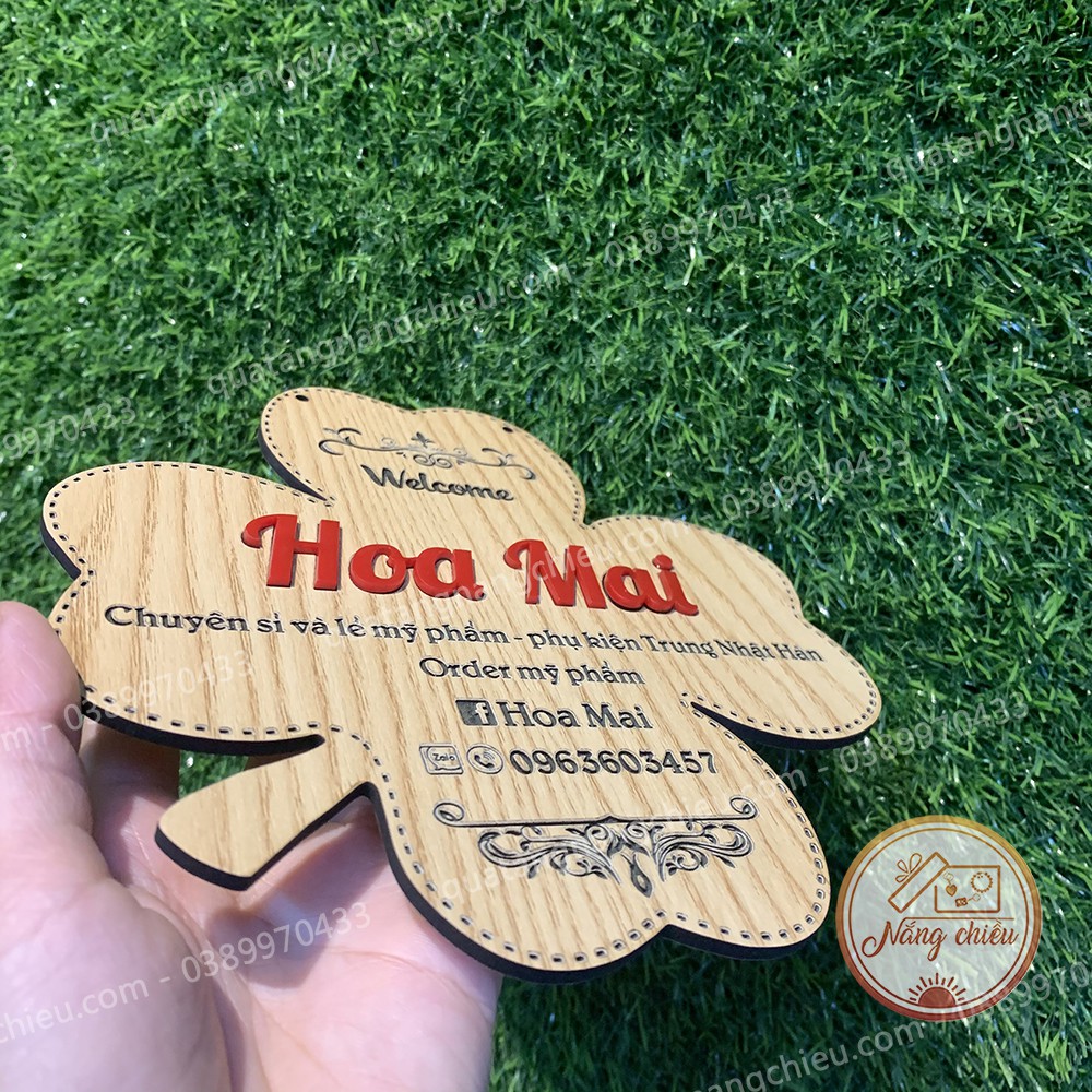 Bảng hiệu gỗ cho shop kinh doanh mỹ phẩm hình cỏ 4 lá may mắn