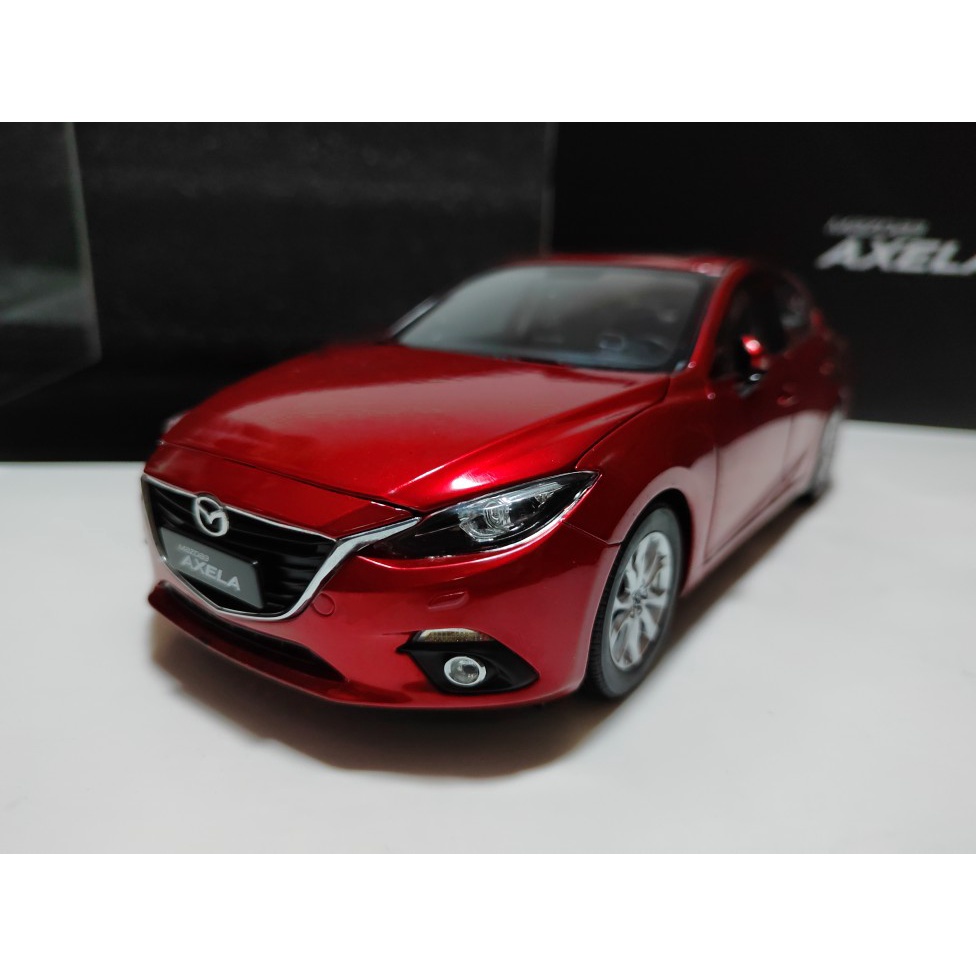 Mô hình xe Mazda 3 tỉ lệ 1:18