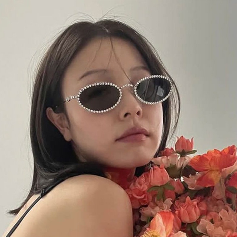 Kính Mát Gọng Oval Kim Loại Đính Đá Thời Trang Cho Nữ