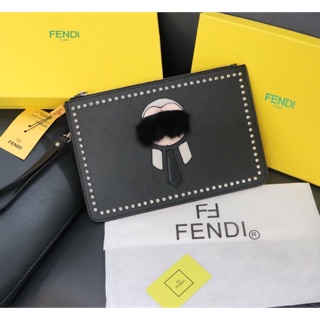 Túi clutch fendi ông già fullbox. Hàng đẹp chuẩn luôn ạ