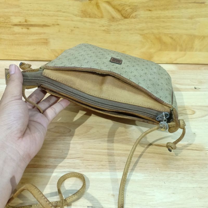 Túi đeo chéo da canvas secondhand  021209