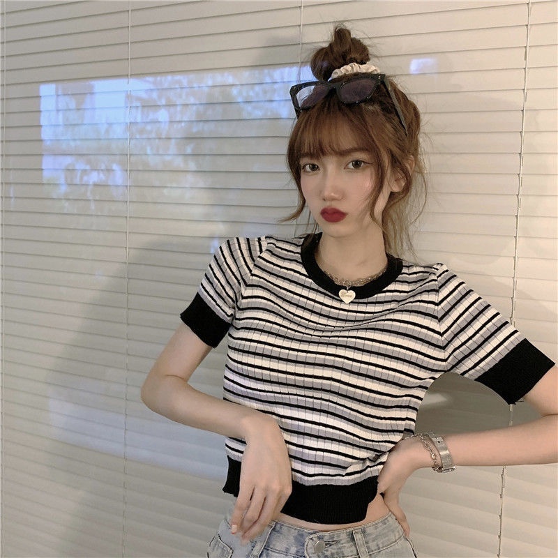 Đen Áo Croptop Dệt Kim Cổ Tròn Kẻ Sọc Ngang Trẻ Trung Cho Nữ