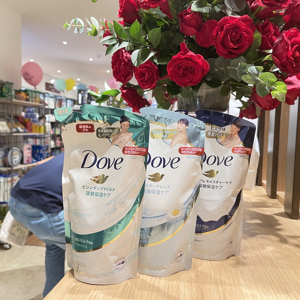 Sữa tắm Dove Nhật túi refill   dưỡng ẩm trắng sáng da hương hoa, đào, vani, cho da nhạy cảm