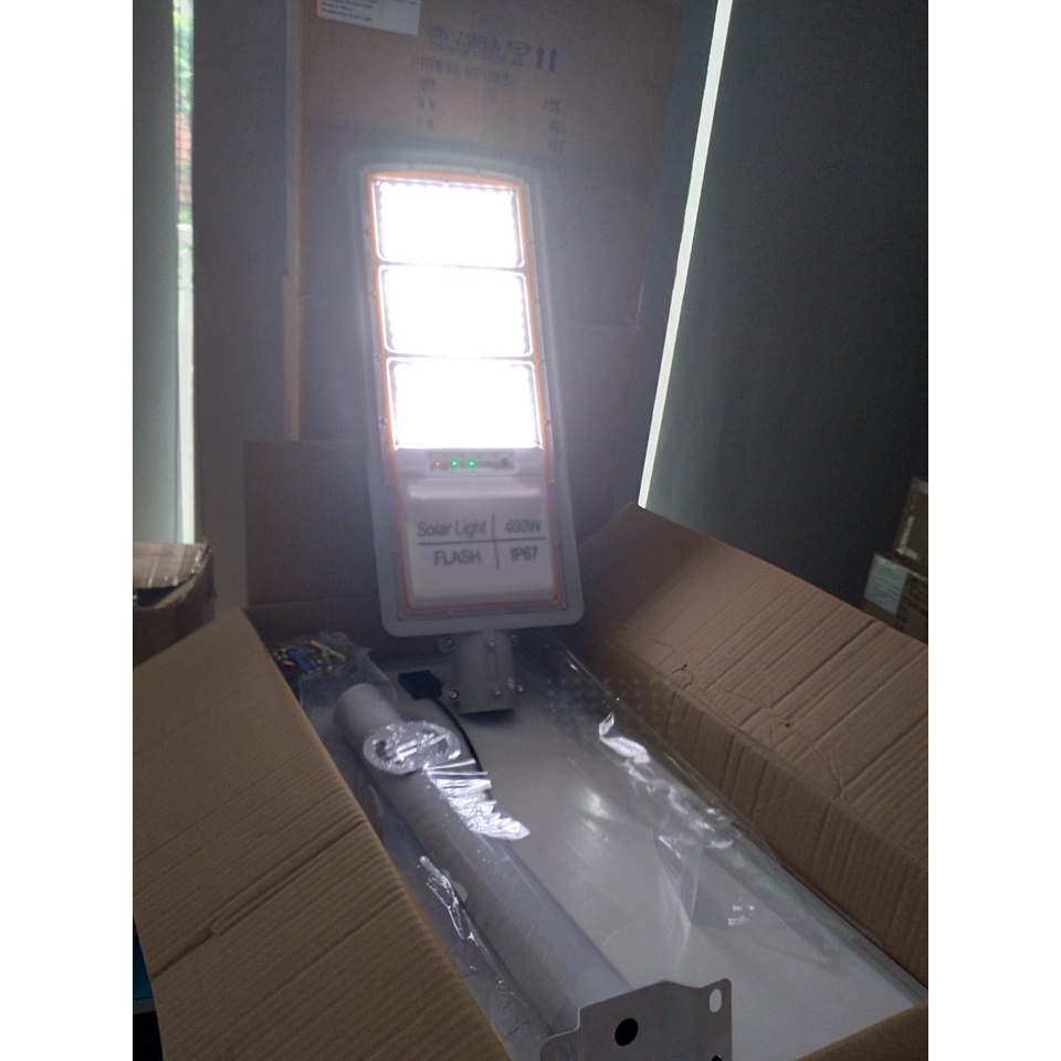 Đèn đường năng lượng mặt trời 400W MK-68400