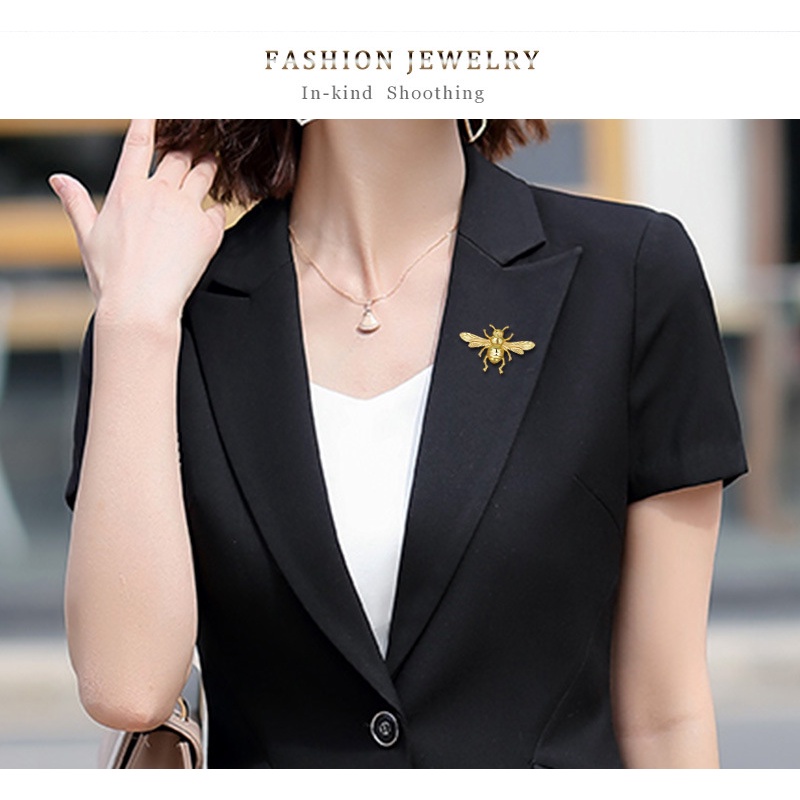 Ghim Cài Áo Hình Chú Ong Bằng Đồng Thau Màu Sắc Chất Lượng Cao