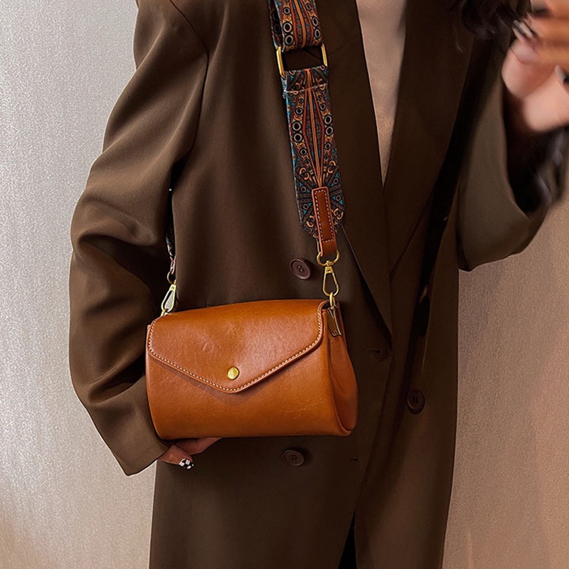 Túi đeo chéo IELGY hình vuông nhỏ dây bản rộng thoải mái phong cách retro cho nữ