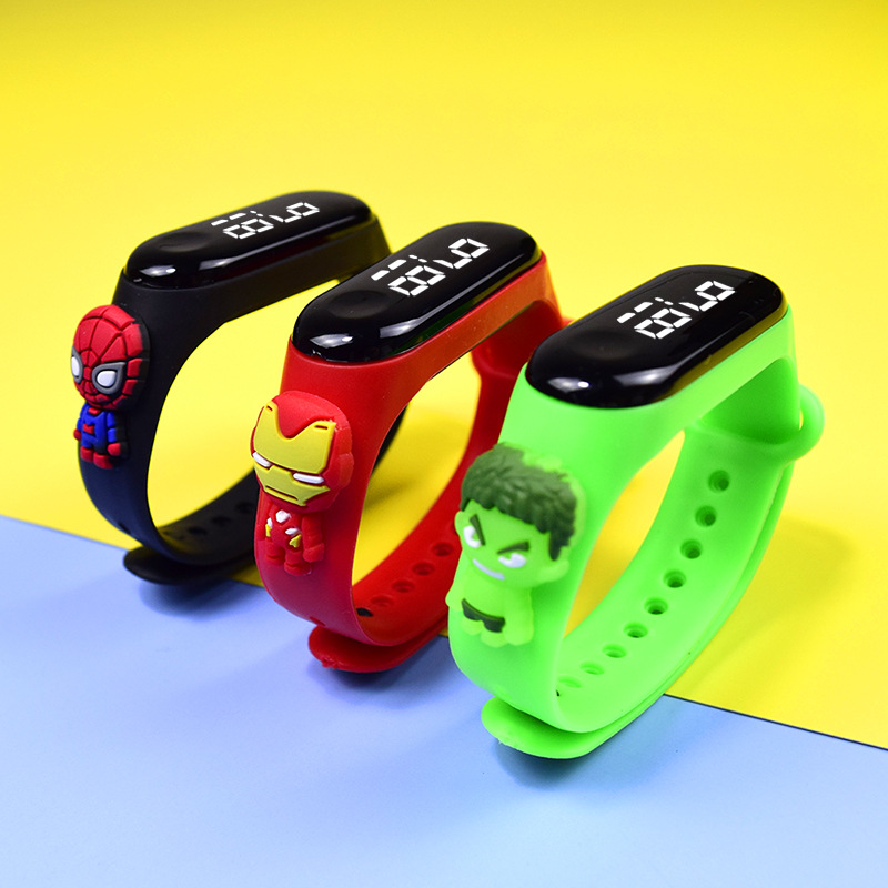 Đồng hồ đeo tay kỹ thuật số chống thấm nước thiết kế siêu nhân hoạt hình thời trang đáng yêu dành cho trẻ em