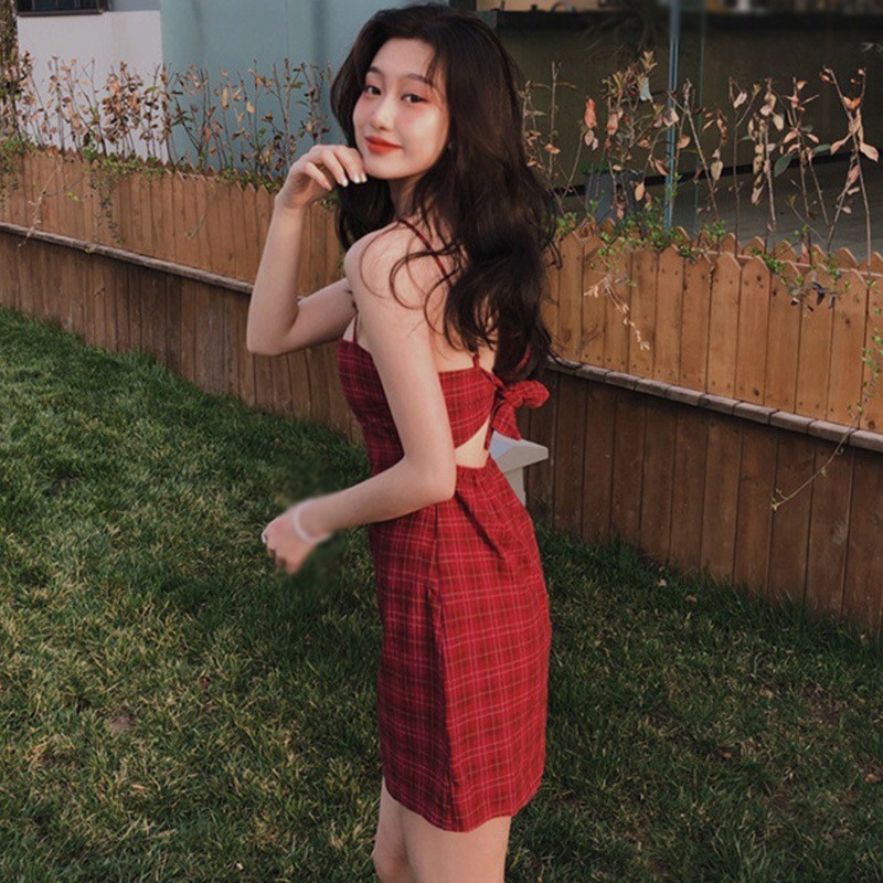 Đầm Lưng Cao Hoạ Tiết Sọc Ca-Rô Thiết Kế Hở Lưng Quyến Rũ