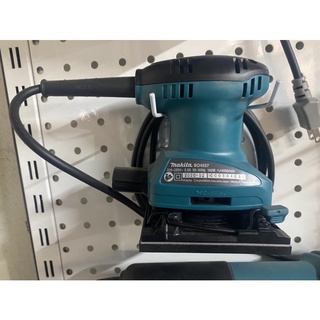Máy chà nhám rung makita bo4557