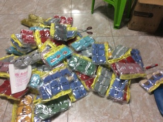 Combo 100 doi tất cho bé