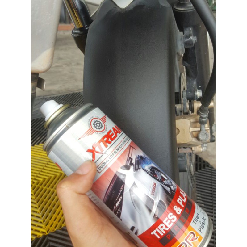 Chai Xịt Phục Hồi Nhựa Nhám Và Làm Đen Lốp Xe Xtream PS03 450ml