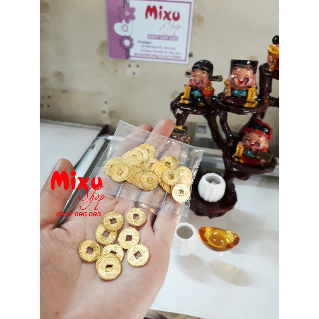 Chum vàng mini may mắn (gồm 1 chum + túi 50 xu vàng + 7 hạt gốm mèo may mắn) | BigBuy360 - bigbuy360.vn
