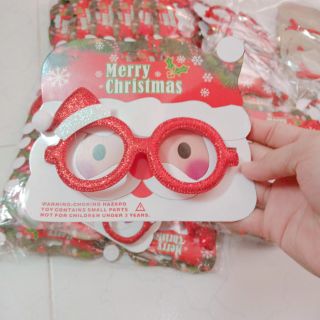 Mắt kính kiểu xịn xò