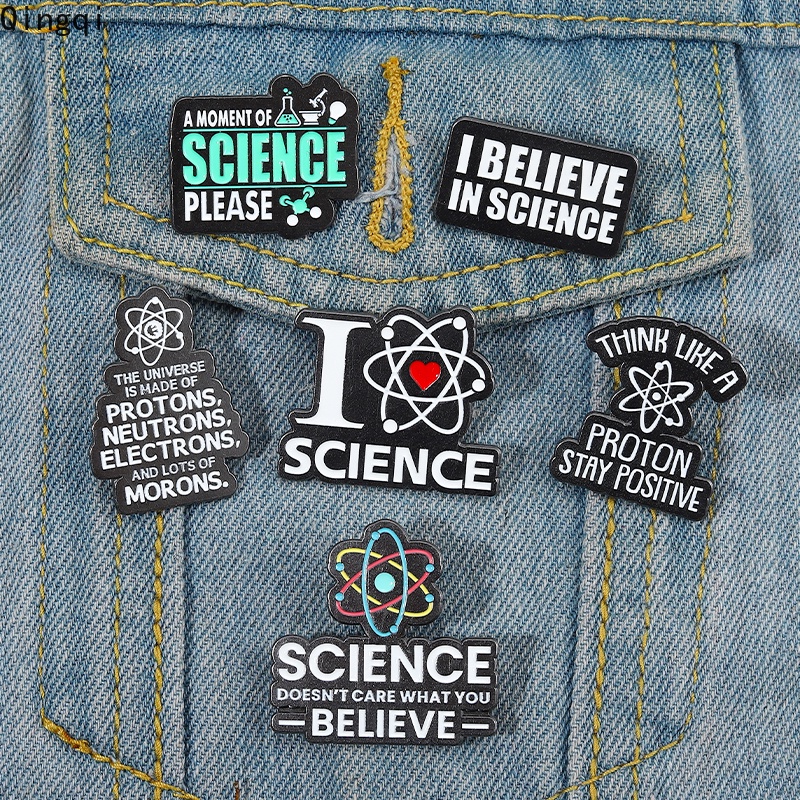 Ghim cài áo MISS ZOE họa tiết chữ &quot;I Believe In Science I Love Science&quot; cho học sinh