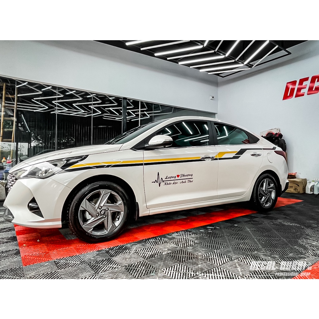 Decal dán trang trí xe Accent nhẹ nhàng và thiết kế theo yêu cầu