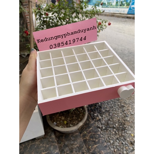 KHAY ĐỰNG SON 30 Ô MÀU HỒNG